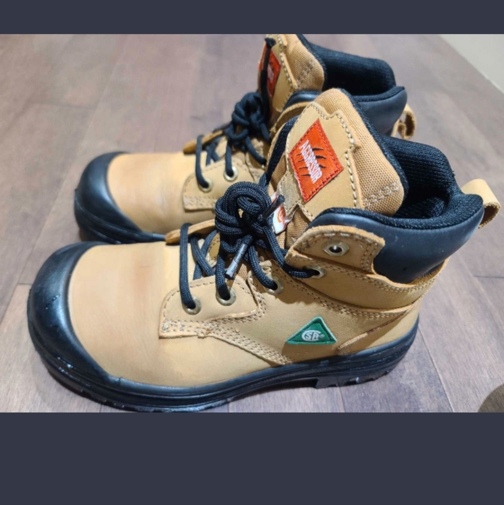 Steel toe work boots